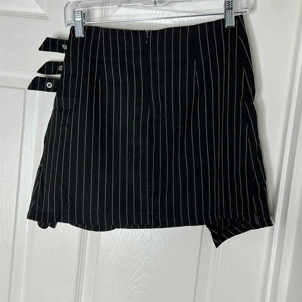 Nasty Gal Black Pinstripe Schoolgirl Mini Skirt Sz XS